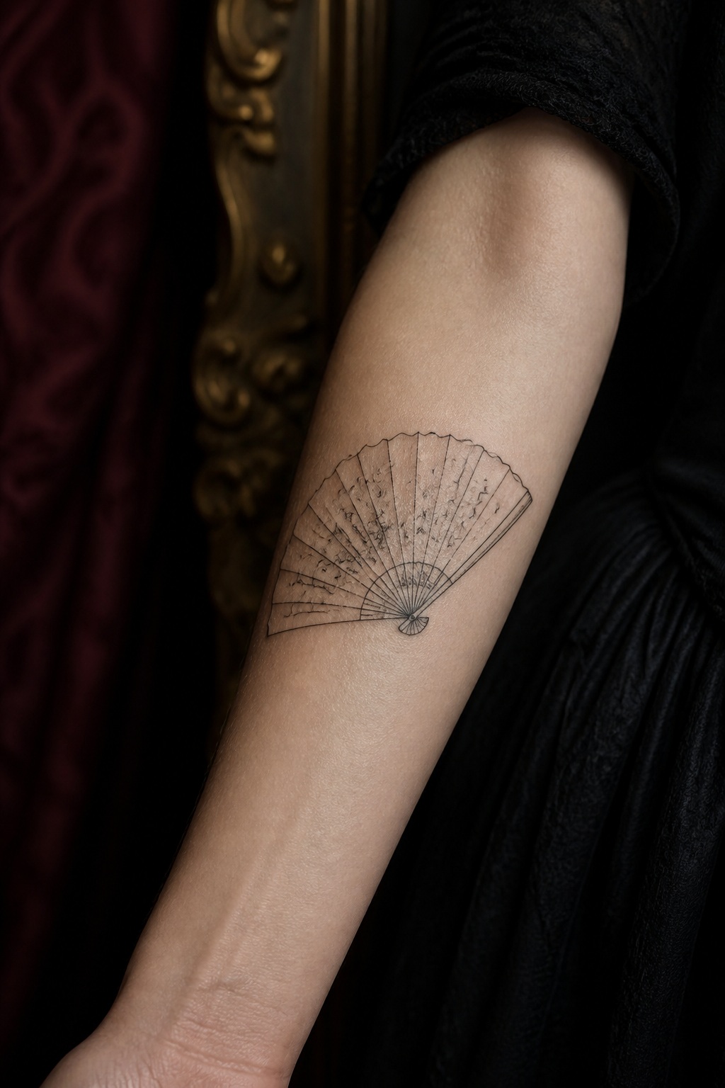 Single line abstract Victorian fan drawing tattoo